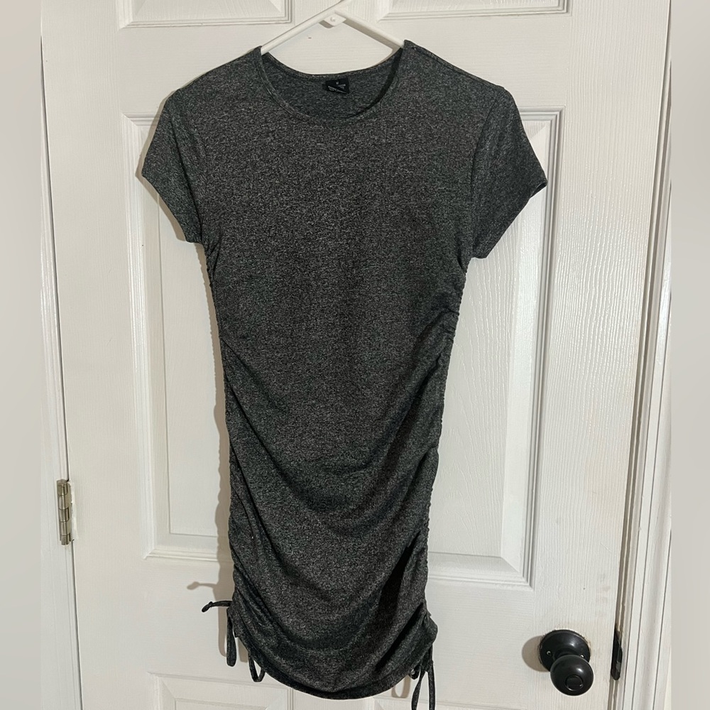 Grey fitted short sleeve dress